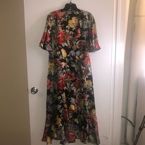 Soprano floral boutique dress!